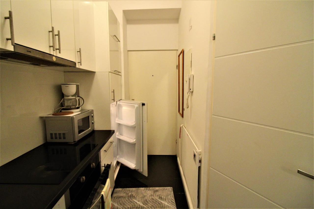 Small Studio Close To City Center Bécs Kültér fotó